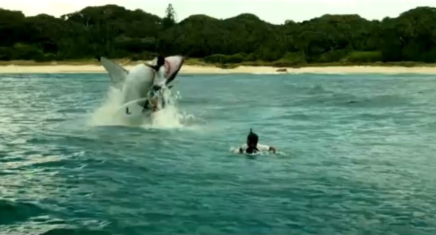 New FULL Trailer for ‘The Shallows’