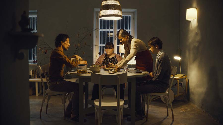 Family Dinner (2022) – Review | Austrian Horror Movie