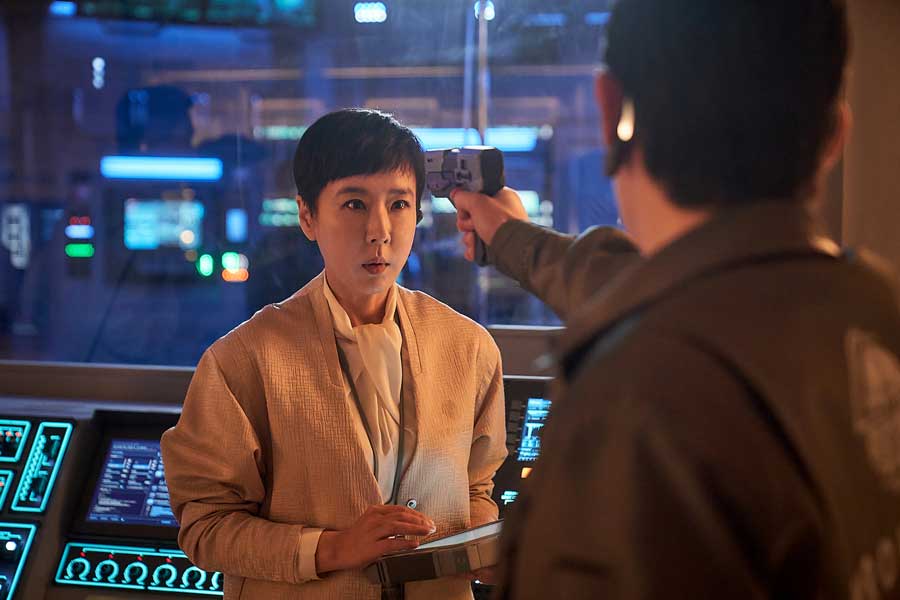 JUNG_E (2023) – Review | Netflix Sci-fi Thriller